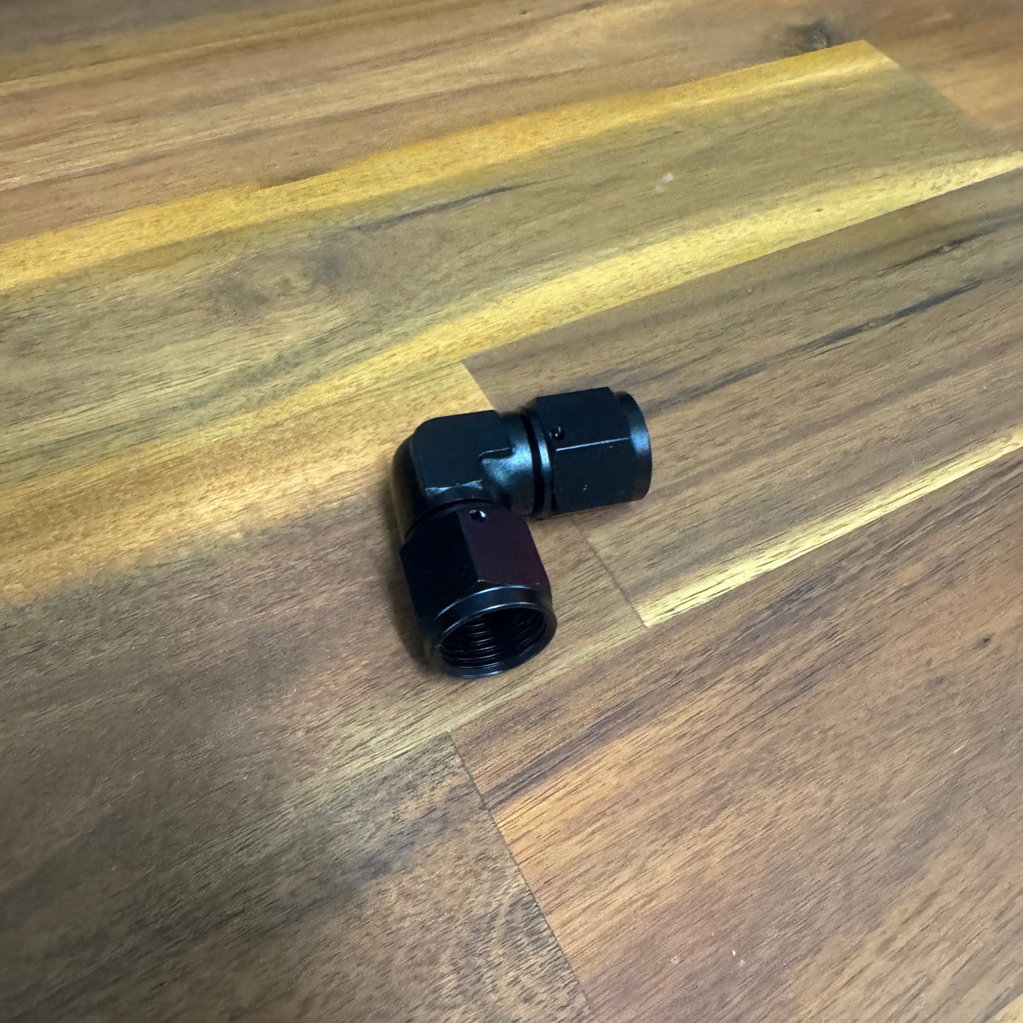AN8 90 elbow female