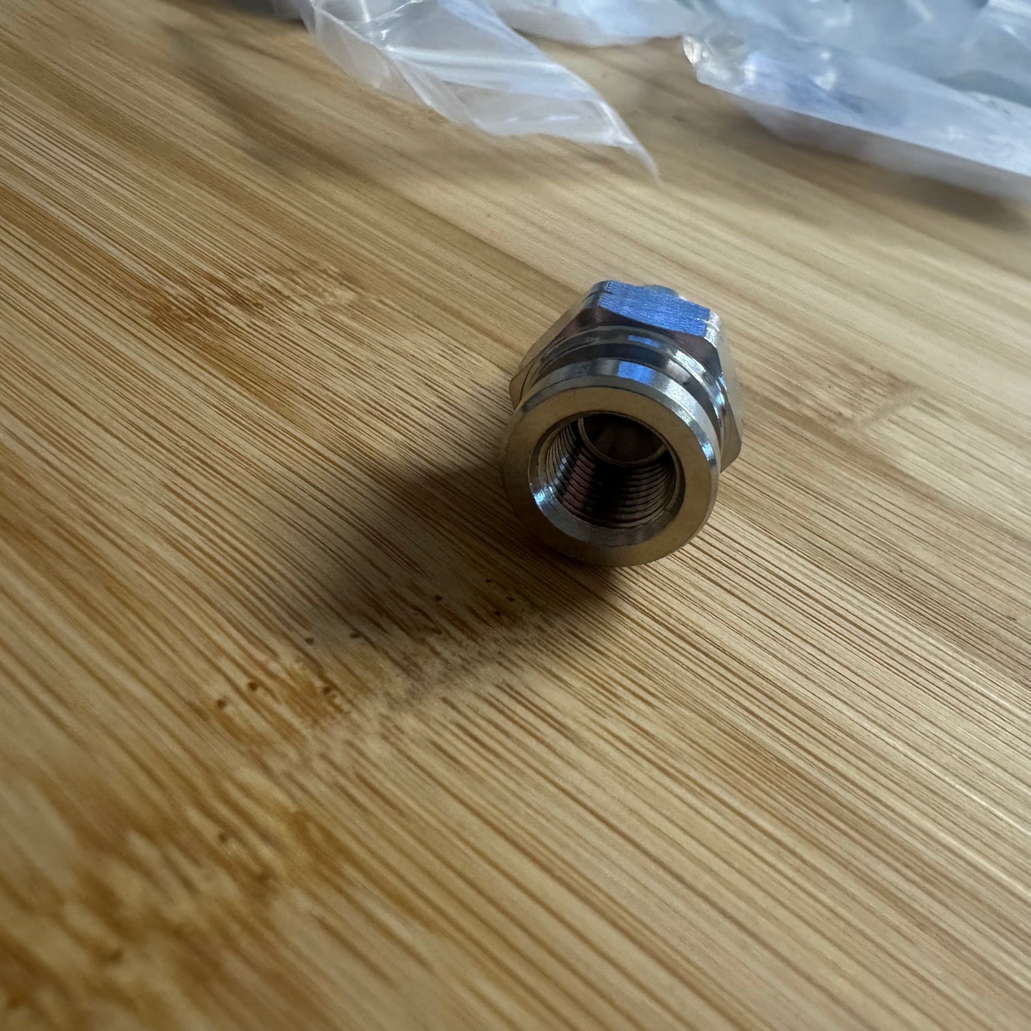 Female m10x1 flare an3 crimp