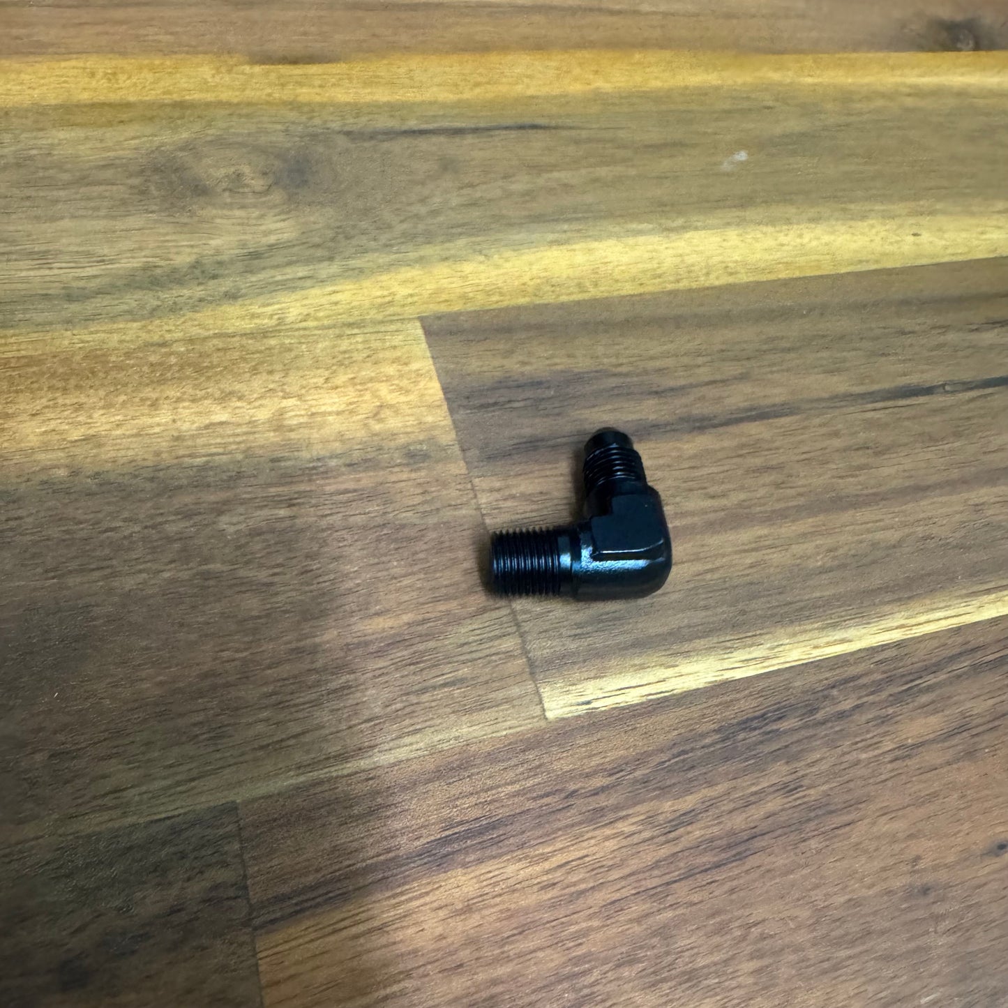 AN3-1/8" NPT male 90deg