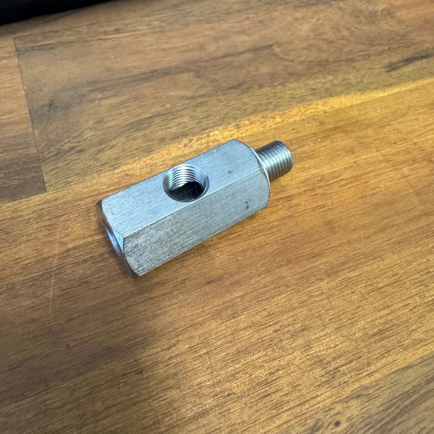 M10*1-1/8 NPT T-type tee