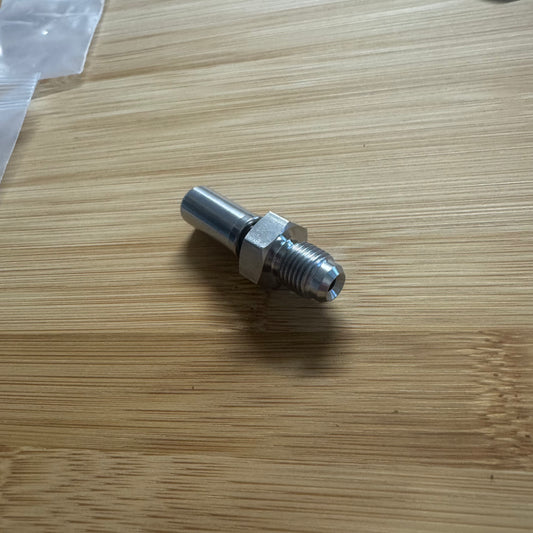 Male M10x1 inverted flare an3 crimp