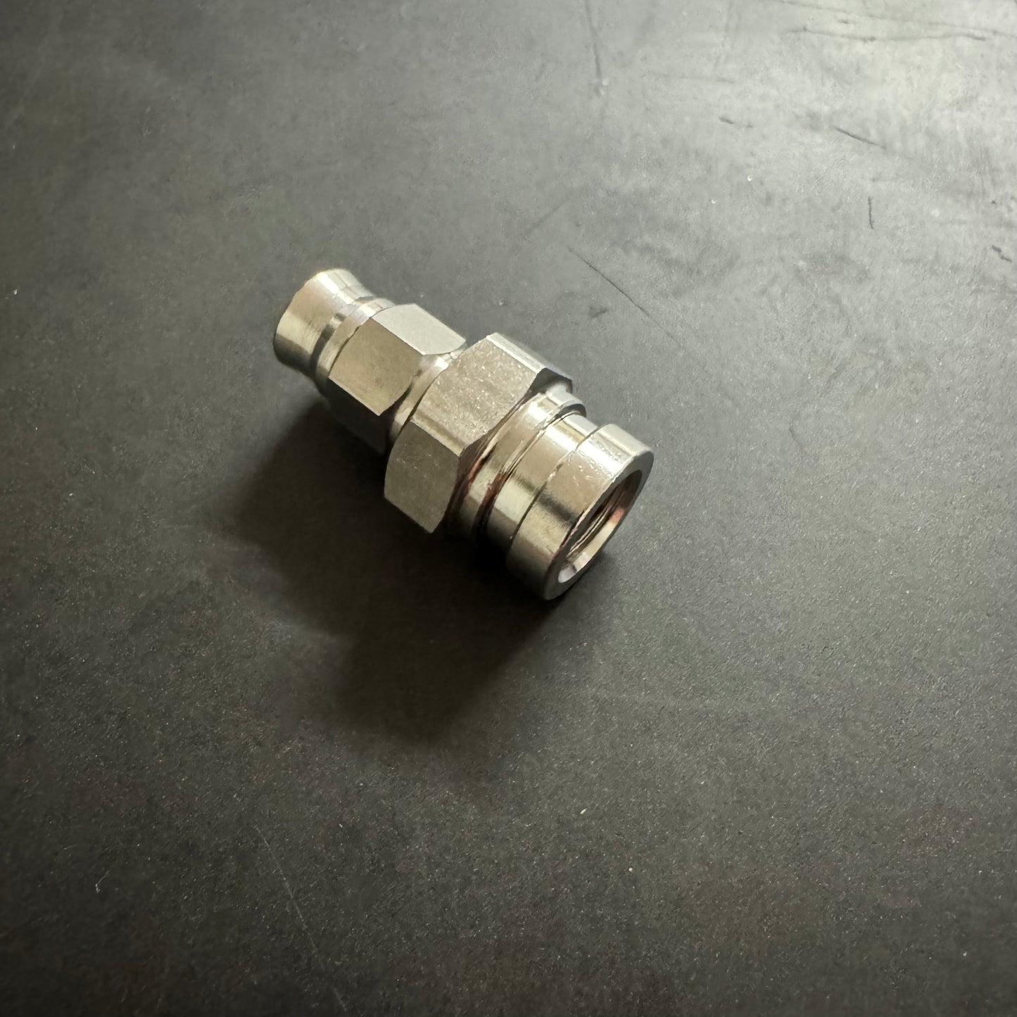 M10*1 凸 Connecting brake
hose inverted flare